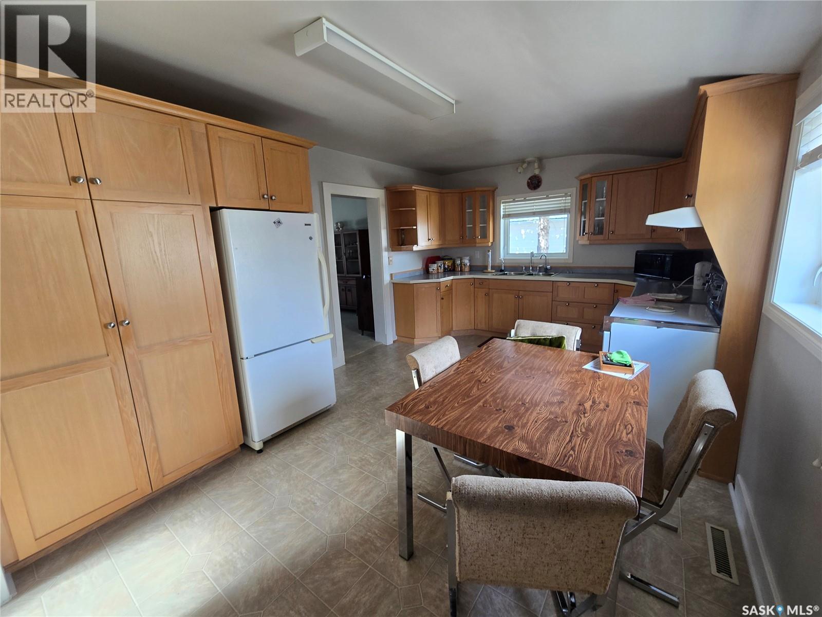 706 Main Street, Kipling, SK - Indoor