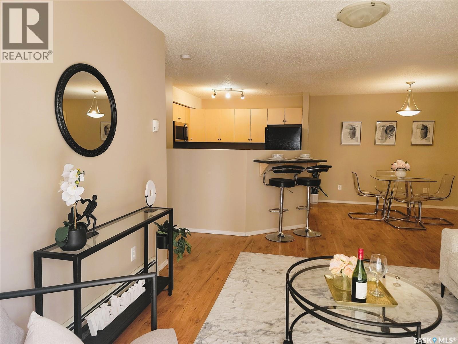 204 303 Lowe Road, Saskatoon, SK - Indoor