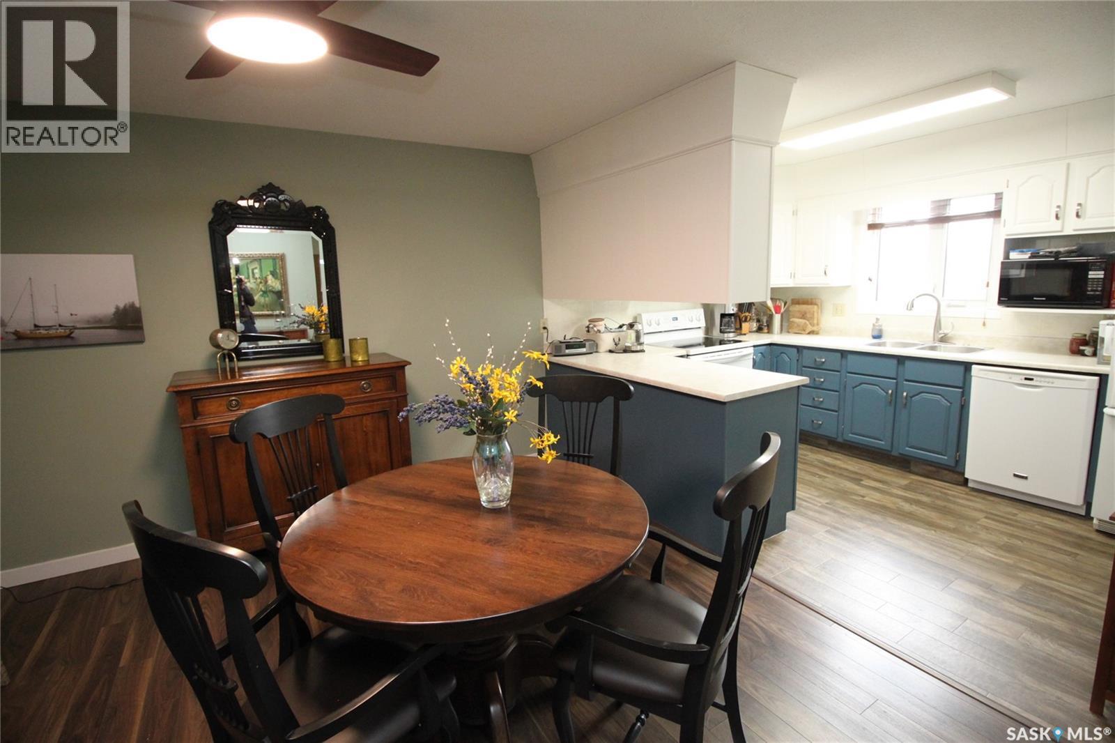 104 2013 Arlington Avenue, Saskatoon, SK - Indoor Photo Showing Dining Room