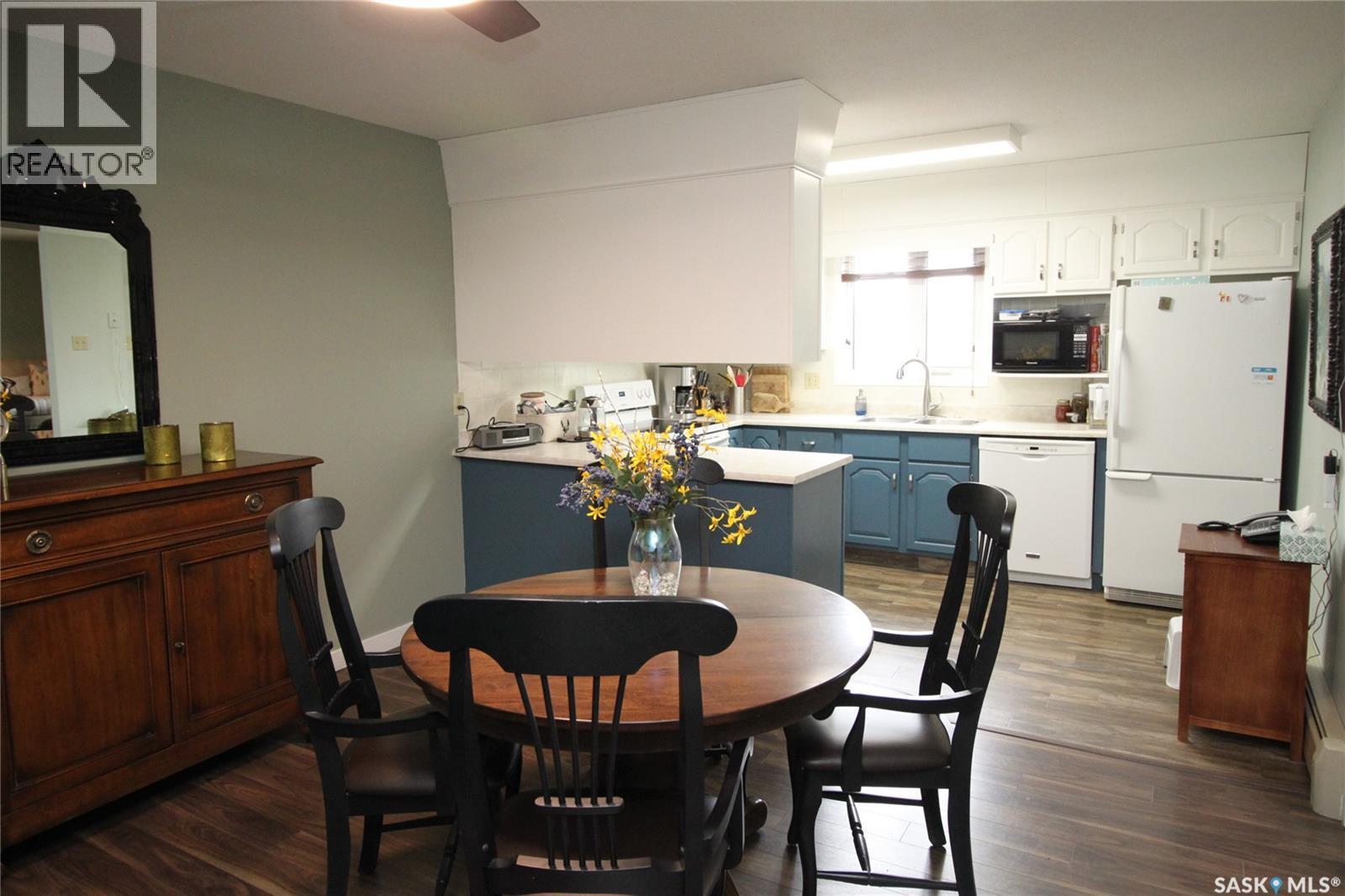 104 2013 Arlington Avenue, Saskatoon, SK - Indoor Photo Showing Dining Room