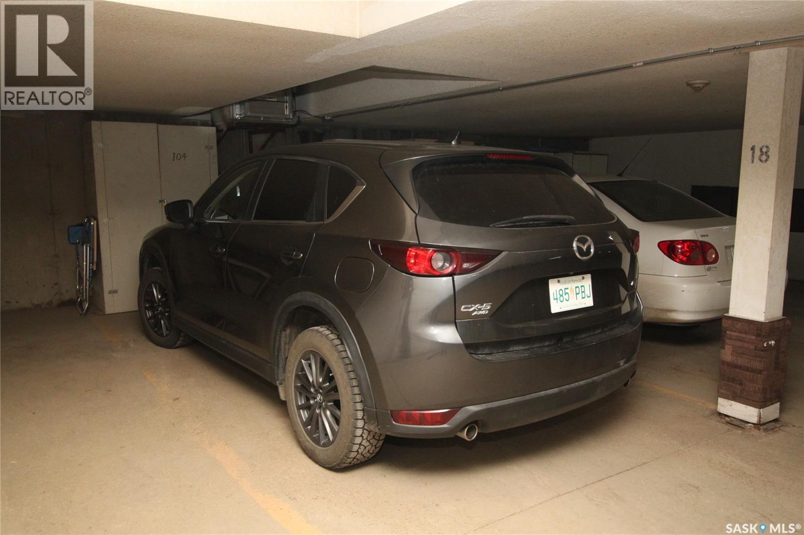 104 2013 Arlington Avenue, Saskatoon, SK - Indoor Photo Showing Garage
