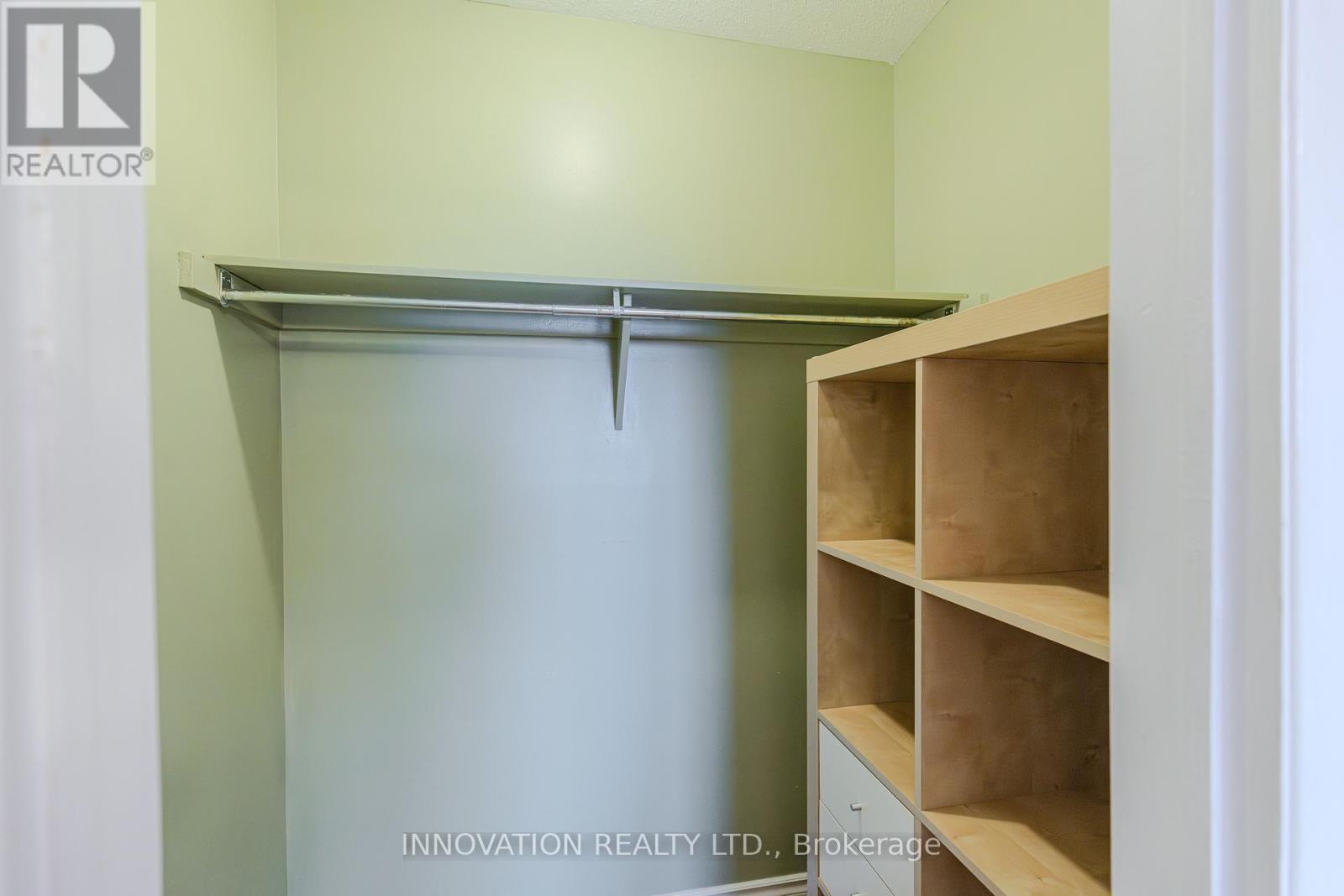 152 Mccurdy Drive E, Ottawa, ON - Indoor With Storage