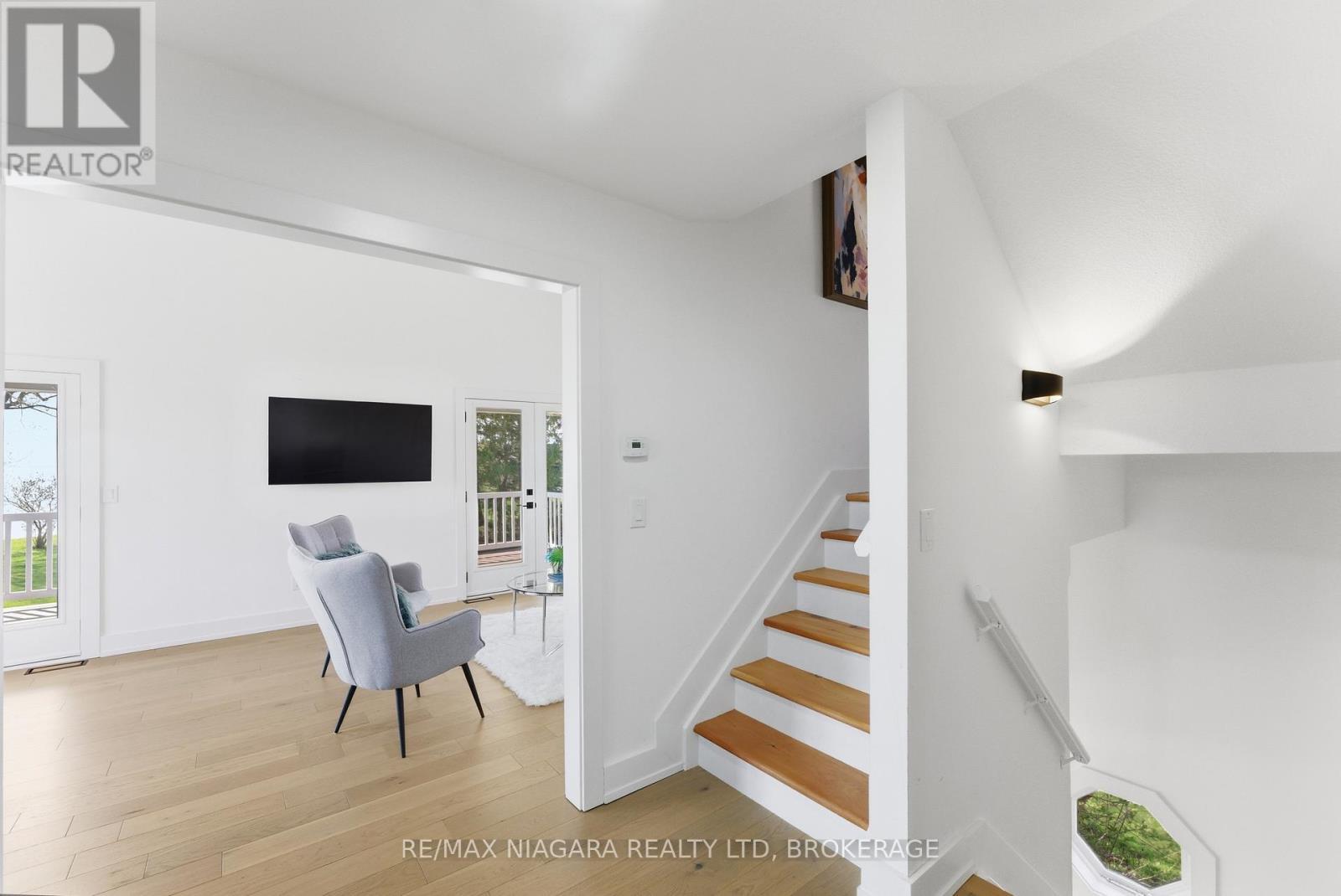 616 Lakeshore Road, Fort Erie (Lakeshore), ON - Indoor Photo Showing Other Room