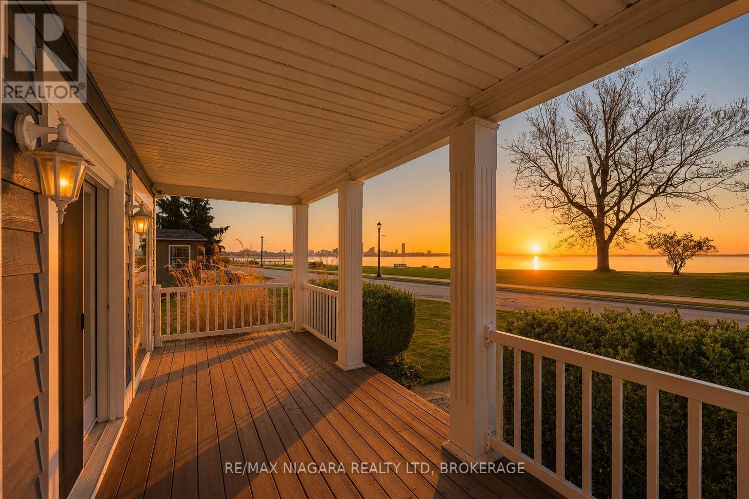 616 Lakeshore Road, Fort Erie (Lakeshore), ON - Outdoor With Deck Patio Veranda With Exterior