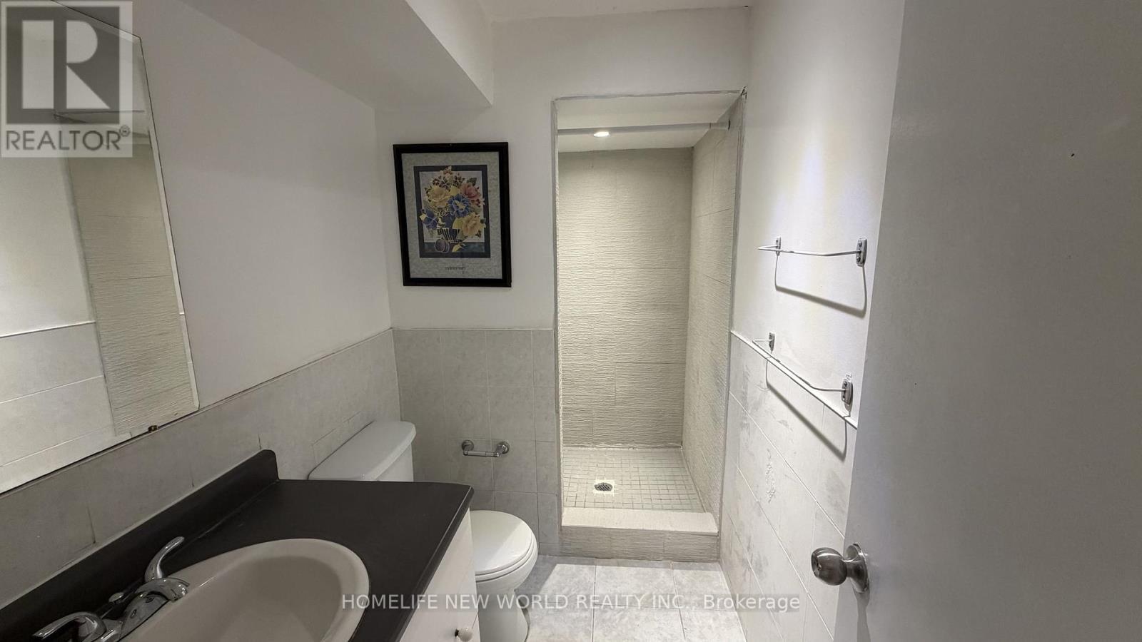 Lower Level - 135 Pineway Boulevard, Toronto, ON - Indoor Photo Showing Bathroom
