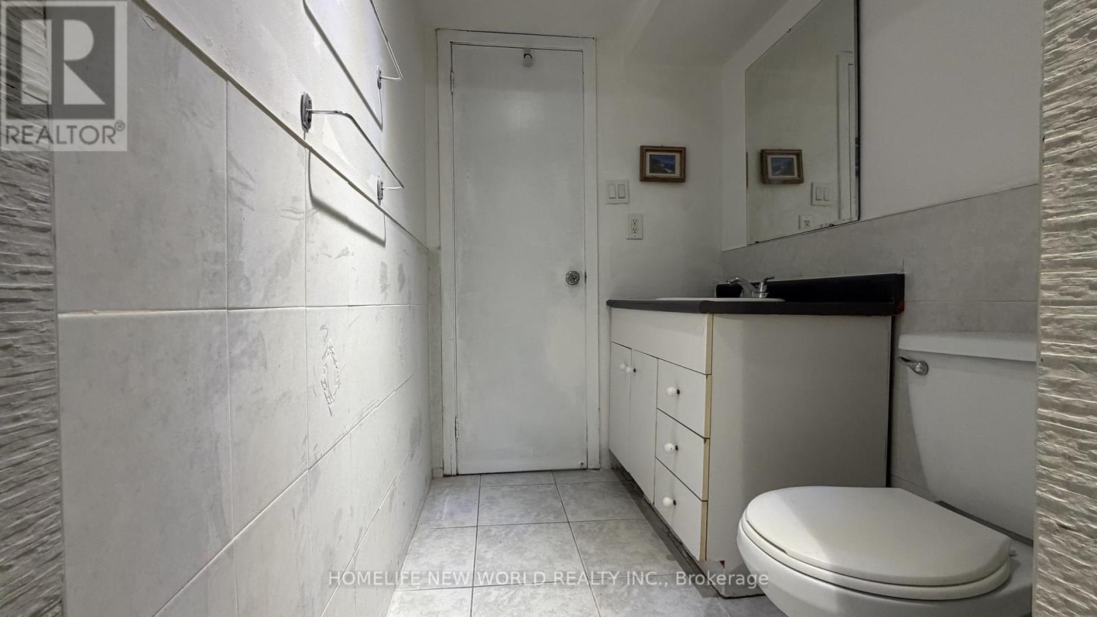 Lower Level - 135 Pineway Boulevard, Toronto, ON - Indoor Photo Showing Bathroom