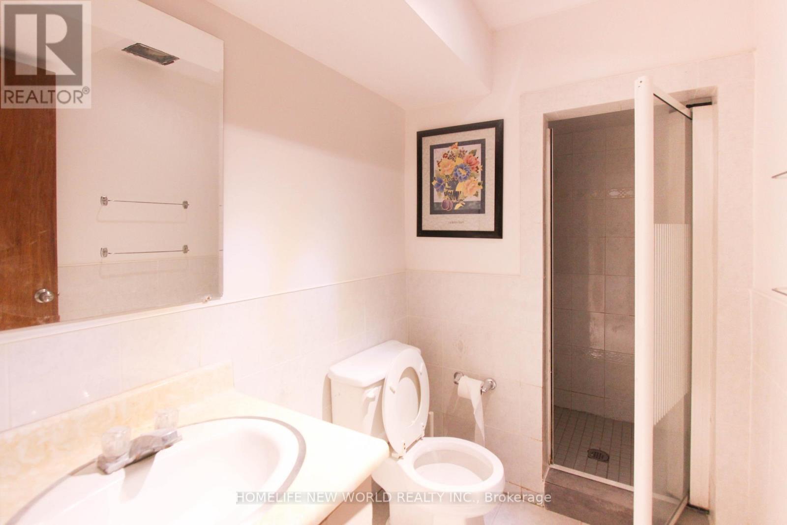 Lower Level - 135 Pineway Boulevard, Toronto, ON - Indoor Photo Showing Bathroom