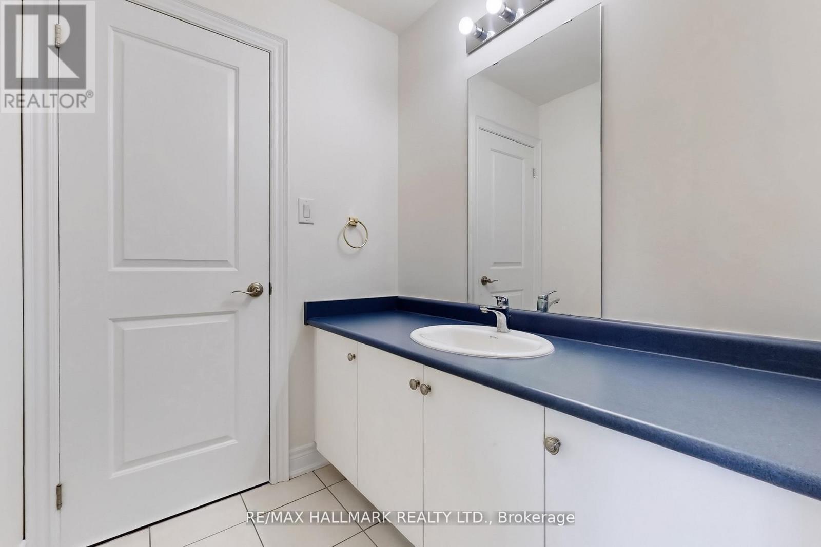 9 Lyle Way E, Brampton, ON - Indoor Photo Showing Bathroom