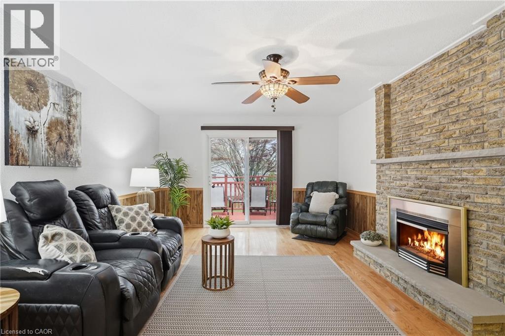 2127 Larabee Court, Burlington, ON - Indoor Photo Showing Living Room With Fireplace