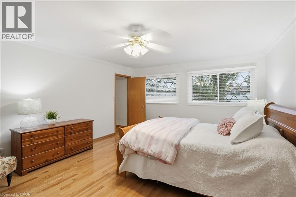 2127 Larabee Court, Burlington, ON - Indoor Photo Showing Bedroom