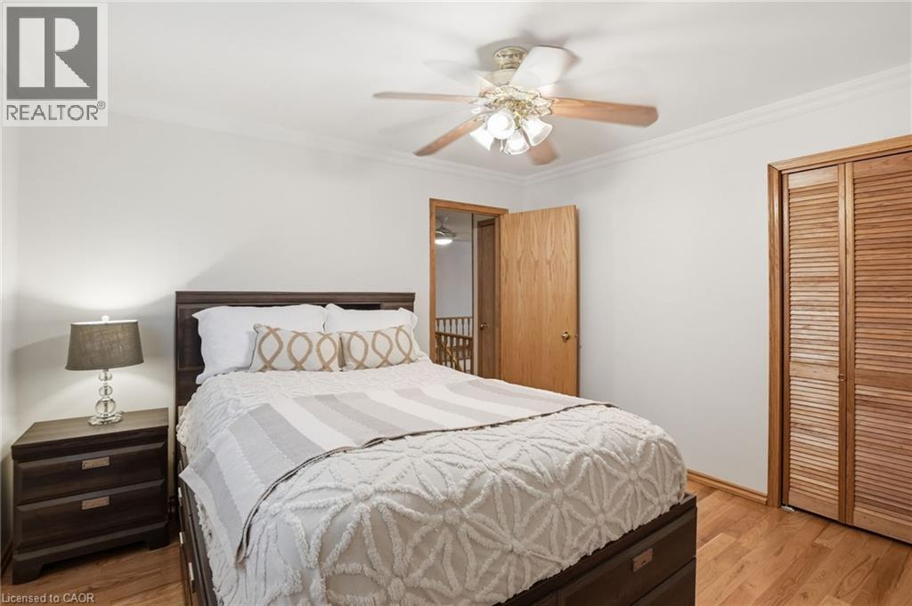 2127 Larabee Court, Burlington, ON - Indoor Photo Showing Bedroom