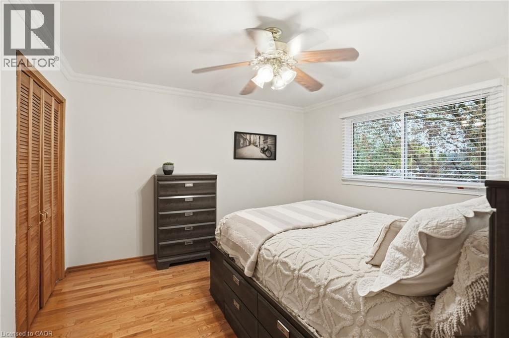 2127 Larabee Court, Burlington, ON - Indoor Photo Showing Bedroom