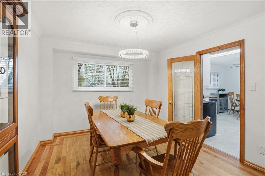 2127 Larabee Court, Burlington, ON - Indoor Photo Showing Dining Room