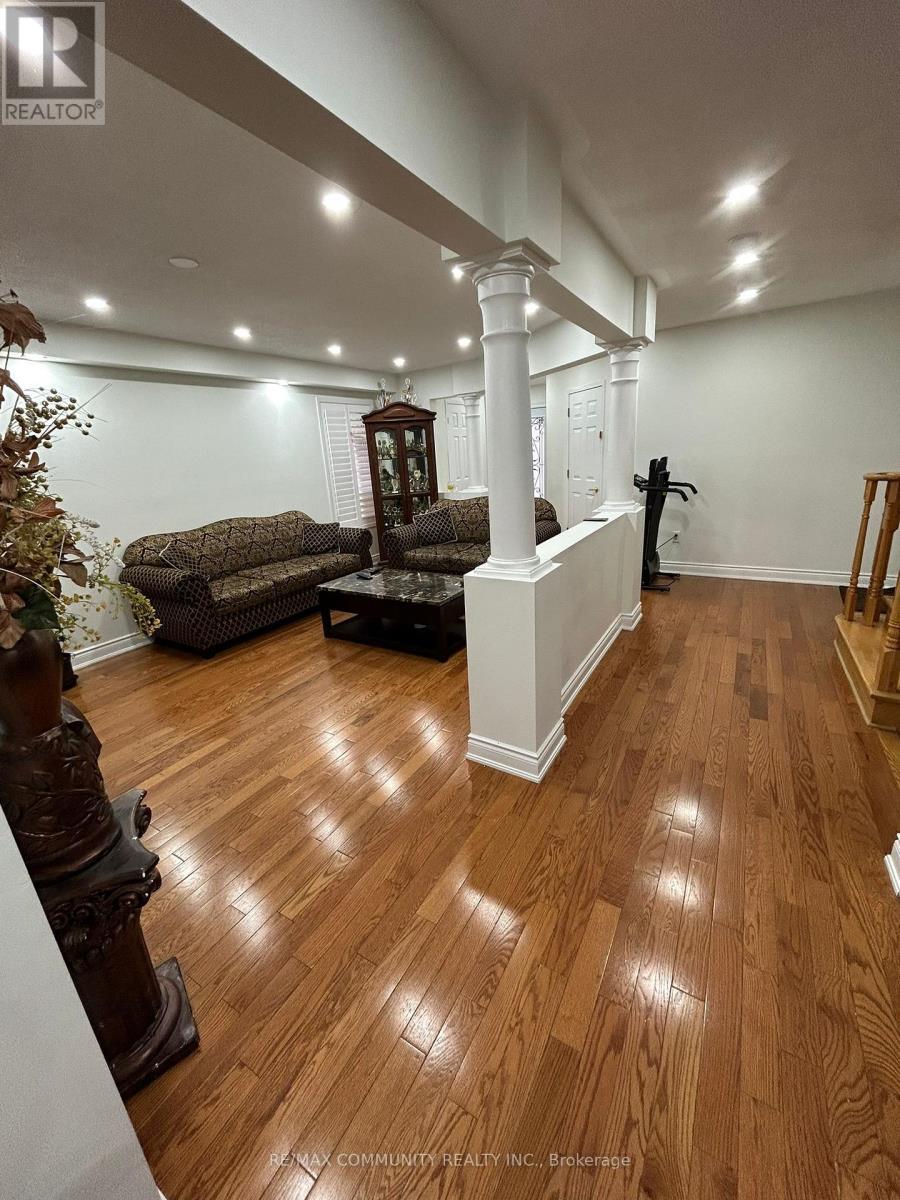 4332 Guildwood Way, Mississauga, ON - Indoor