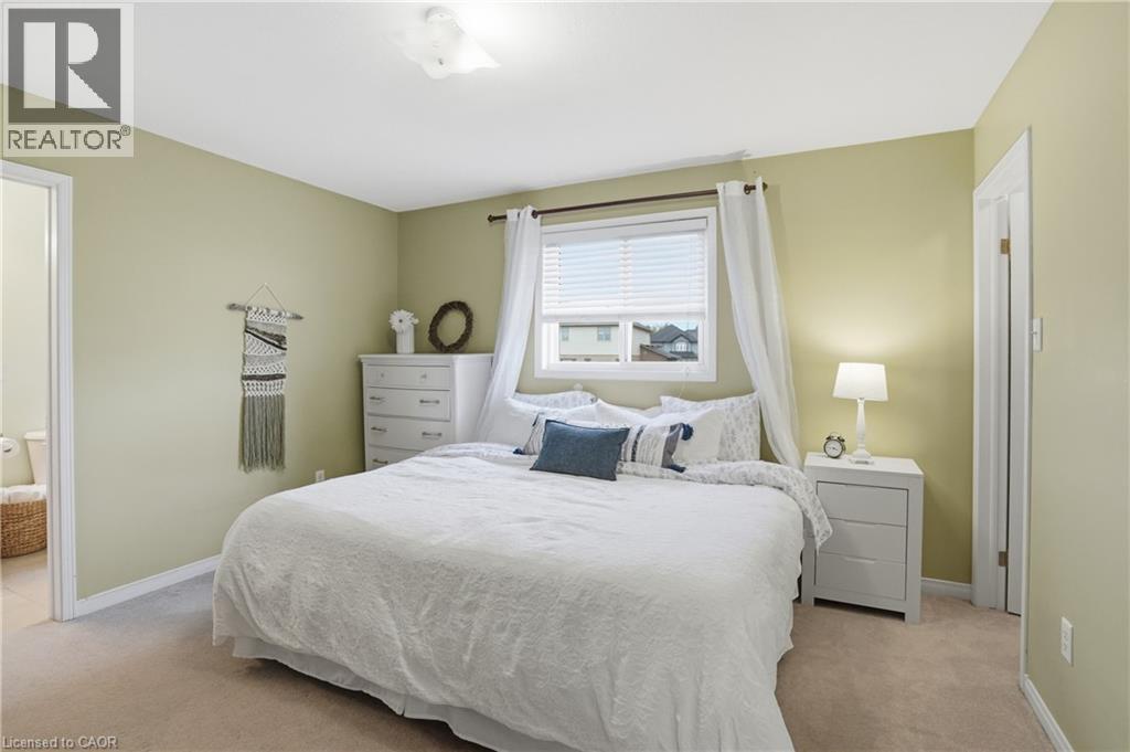 156 Provident Way, Hamilton, ON - Indoor Photo Showing Bedroom