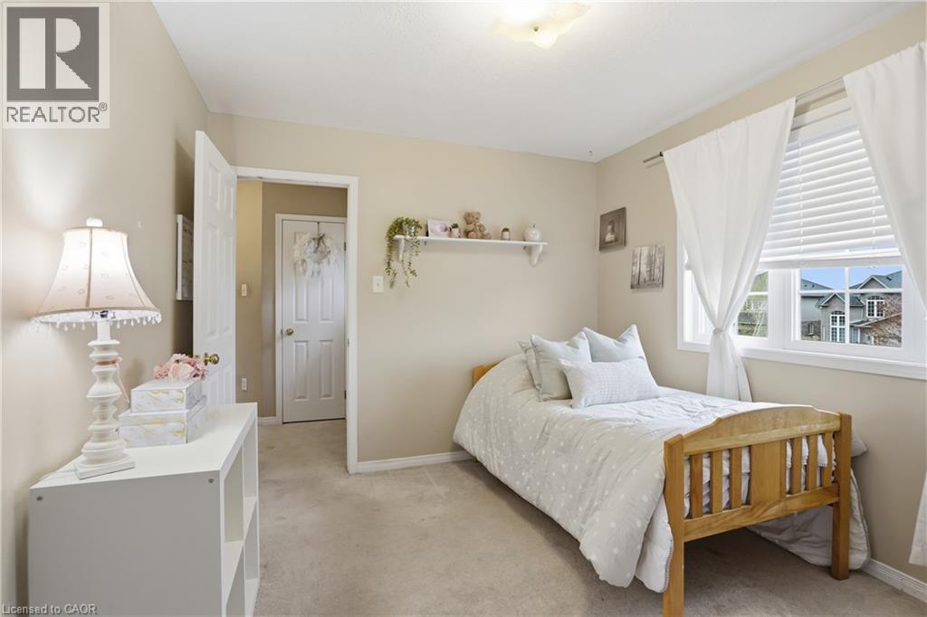 156 Provident Way, Hamilton, ON - Indoor Photo Showing Bedroom