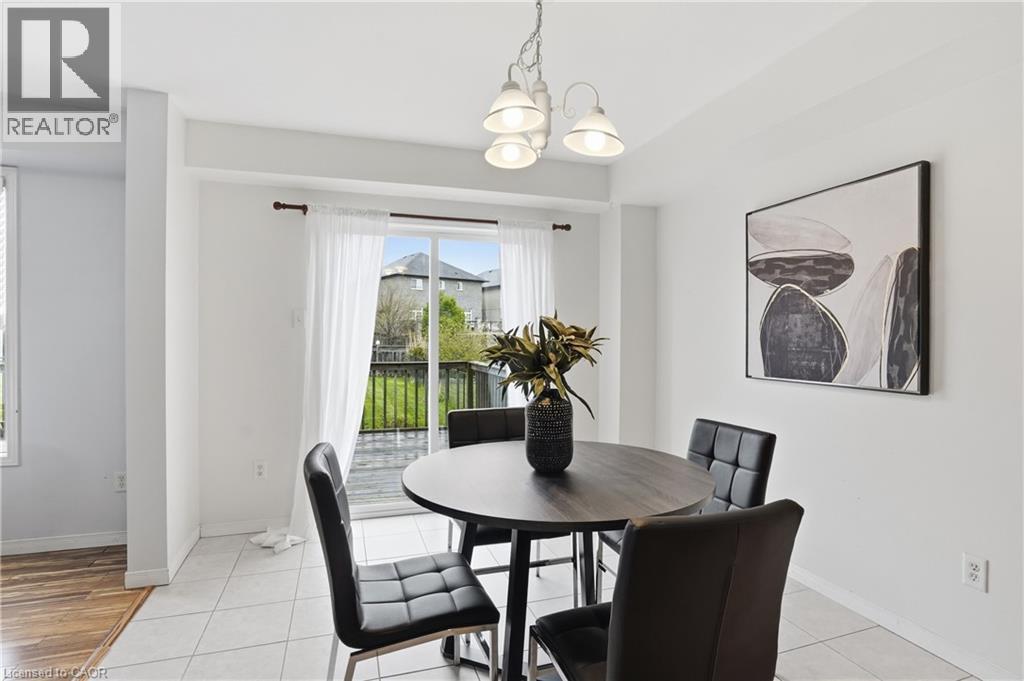 156 Provident Way, Hamilton, ON - Indoor Photo Showing Dining Room