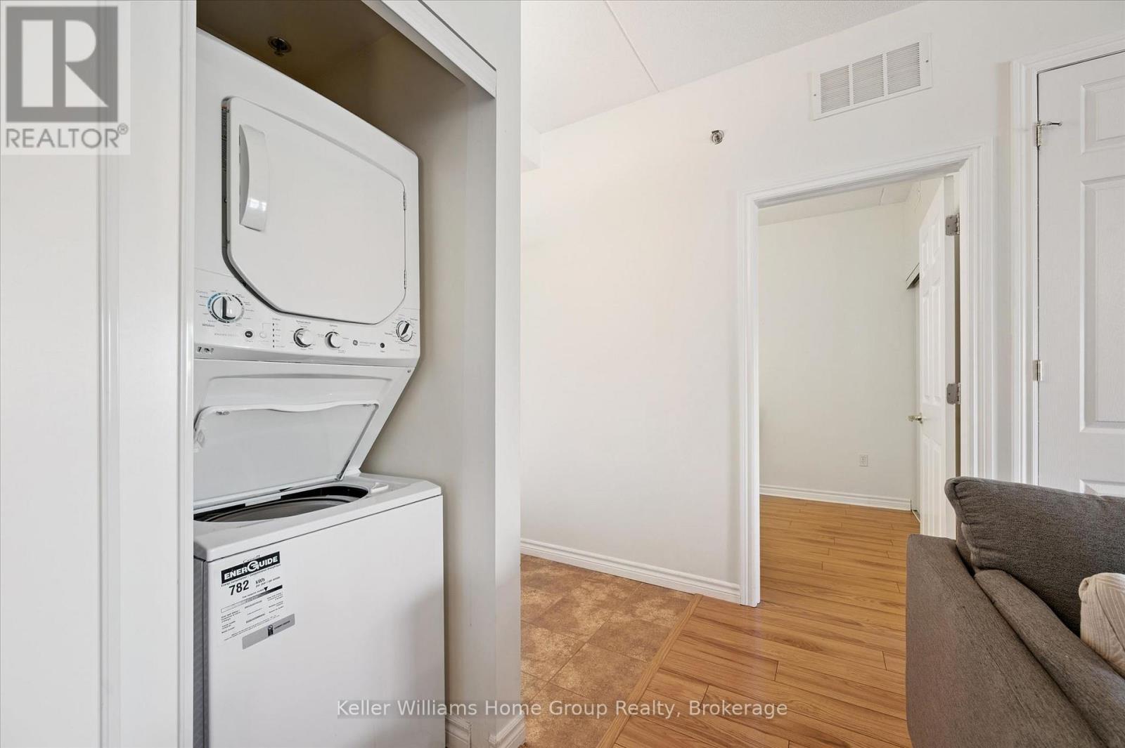 114 - 308 Watson Parkway N, Guelph (Grange Road), ON - Indoor Photo Showing Laundry Room