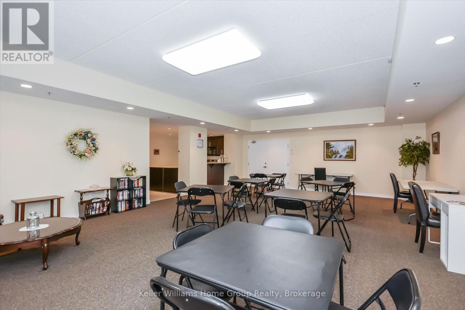 114 - 308 Watson Parkway N, Guelph (Grange Road), ON - Indoor