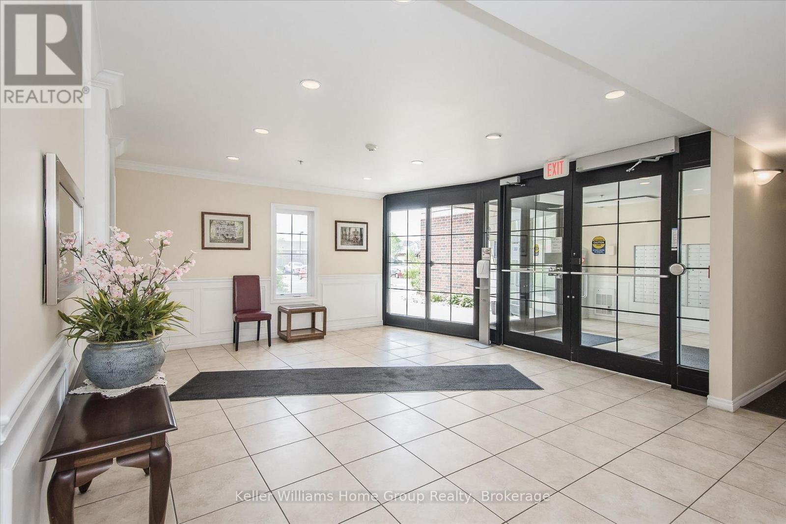 114 - 308 Watson Parkway N, Guelph (Grange Road), ON - Indoor Photo Showing Other Room