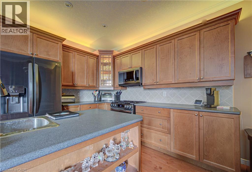 699 Commonwealth Crescent, Kitchener, ON - Indoor Photo Showing Kitchen