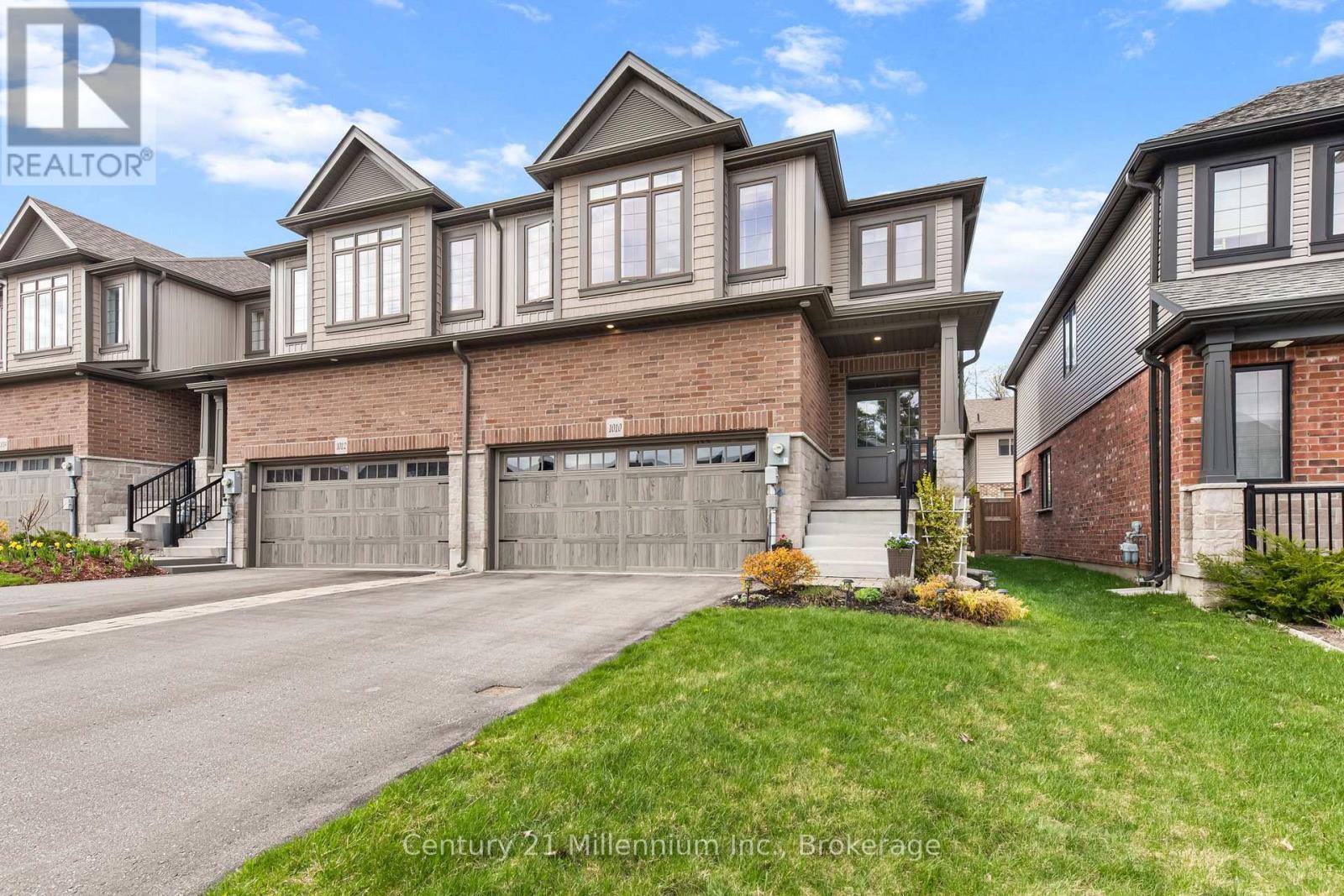 1010 Wright Drive, Midland, ON - Outdoor With Facade