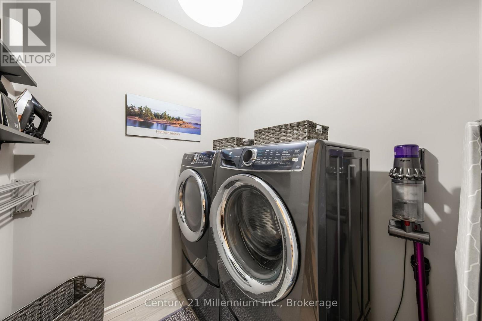 1010 Wright Drive, Midland, ON - Indoor Photo Showing Laundry Room