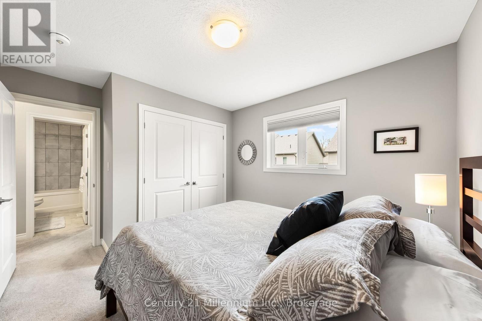 1010 Wright Drive, Midland, ON - Indoor Photo Showing Bedroom