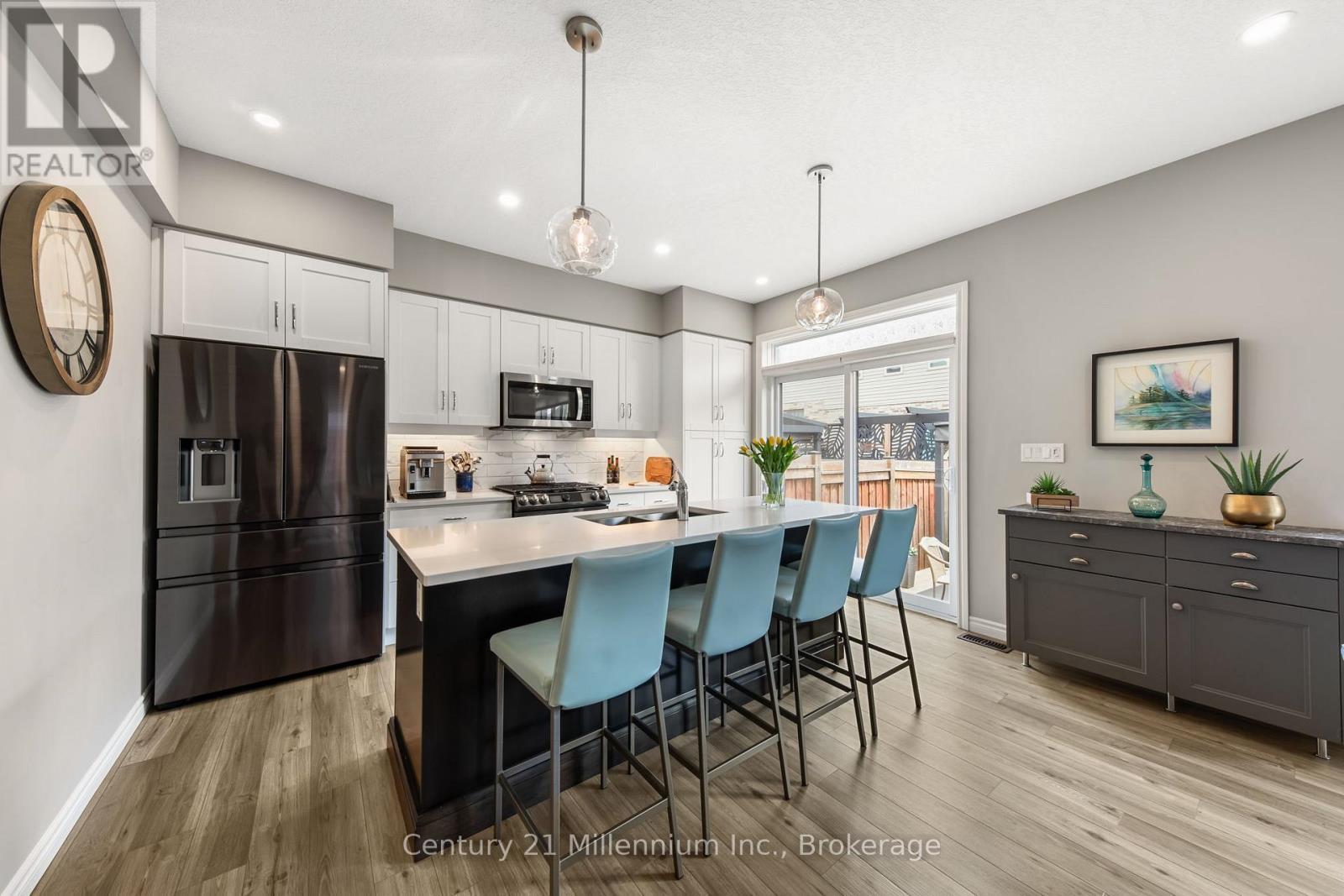 1010 Wright Drive, Midland, ON - Indoor