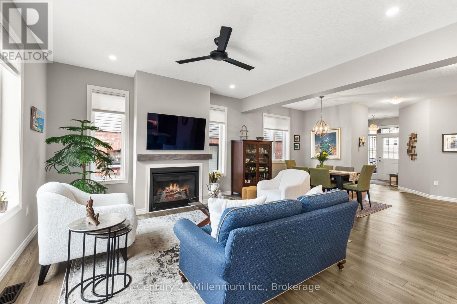 1010 Wright Drive, Midland, ON - Indoor Photo Showing Living Room With Fireplace