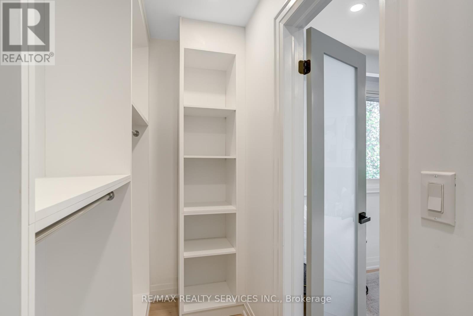 5133 Cherryhill Cres, Burlington, ON - Indoor