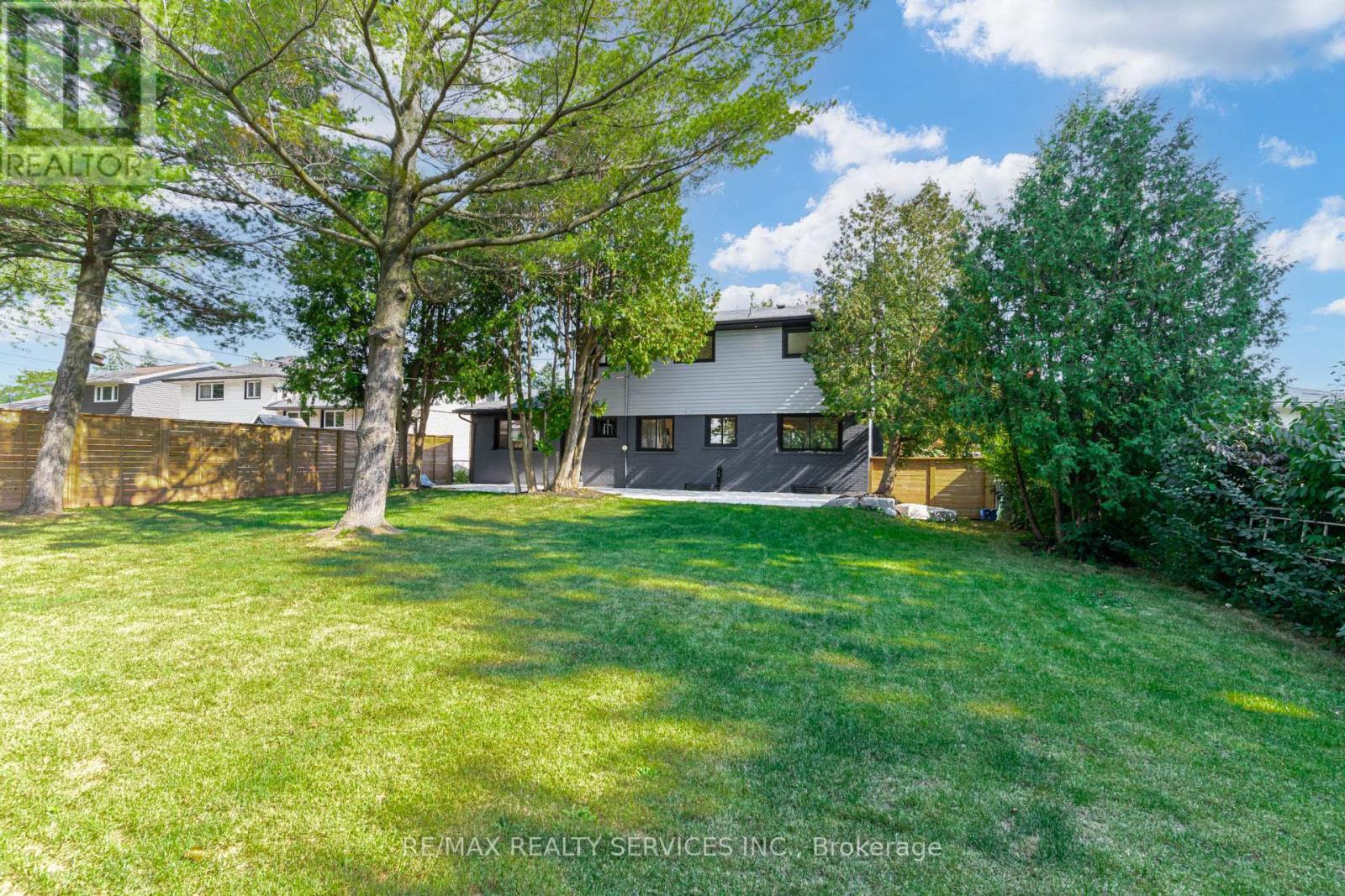5133 Cherryhill Cres, Burlington, ON - Outdoor