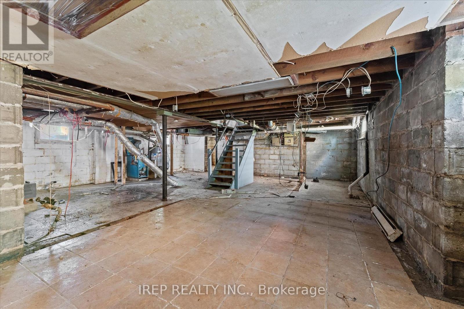 3056 Alexander Avenue, Windsor, ON - Indoor Photo Showing Basement