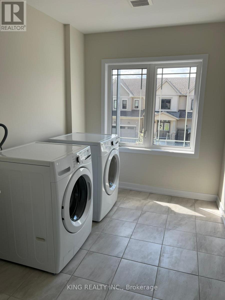 82 Sunflower Crescent, Thorold, ON - Indoor Photo Showing Laundry Room