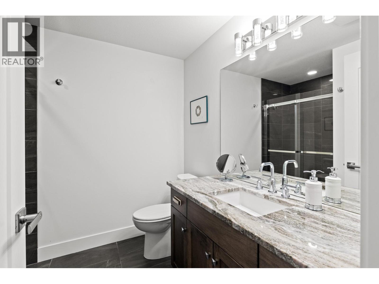 3643 Wild Rose Road, Kelowna, BC - Indoor Photo Showing Bathroom