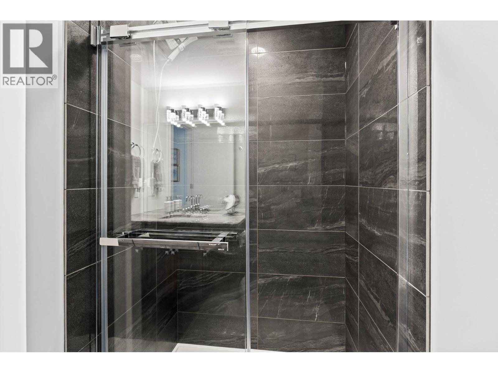 3643 Wild Rose Road, Kelowna, BC - Indoor Photo Showing Bathroom