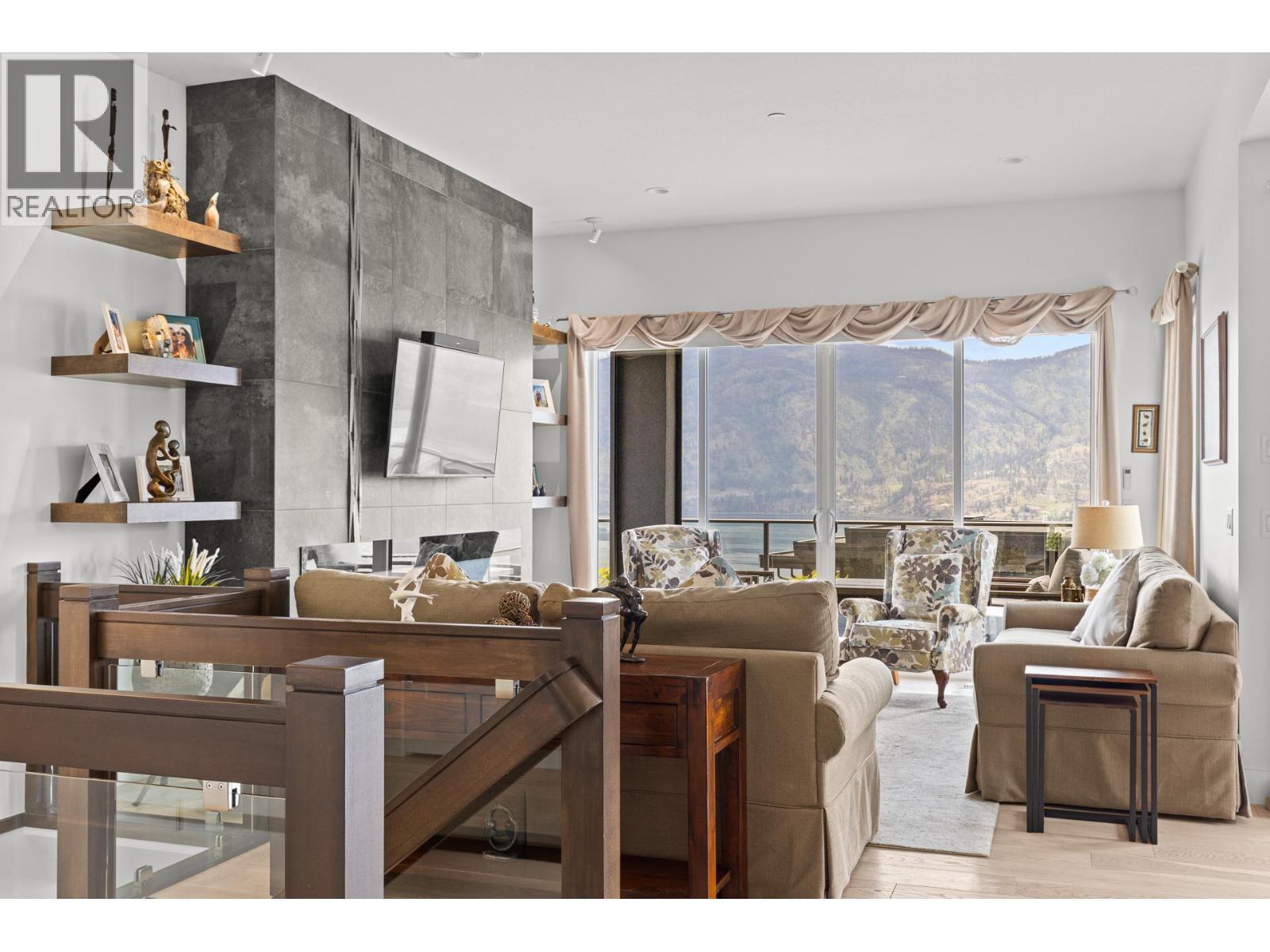 3643 Wild Rose Road, Kelowna, BC - Indoor