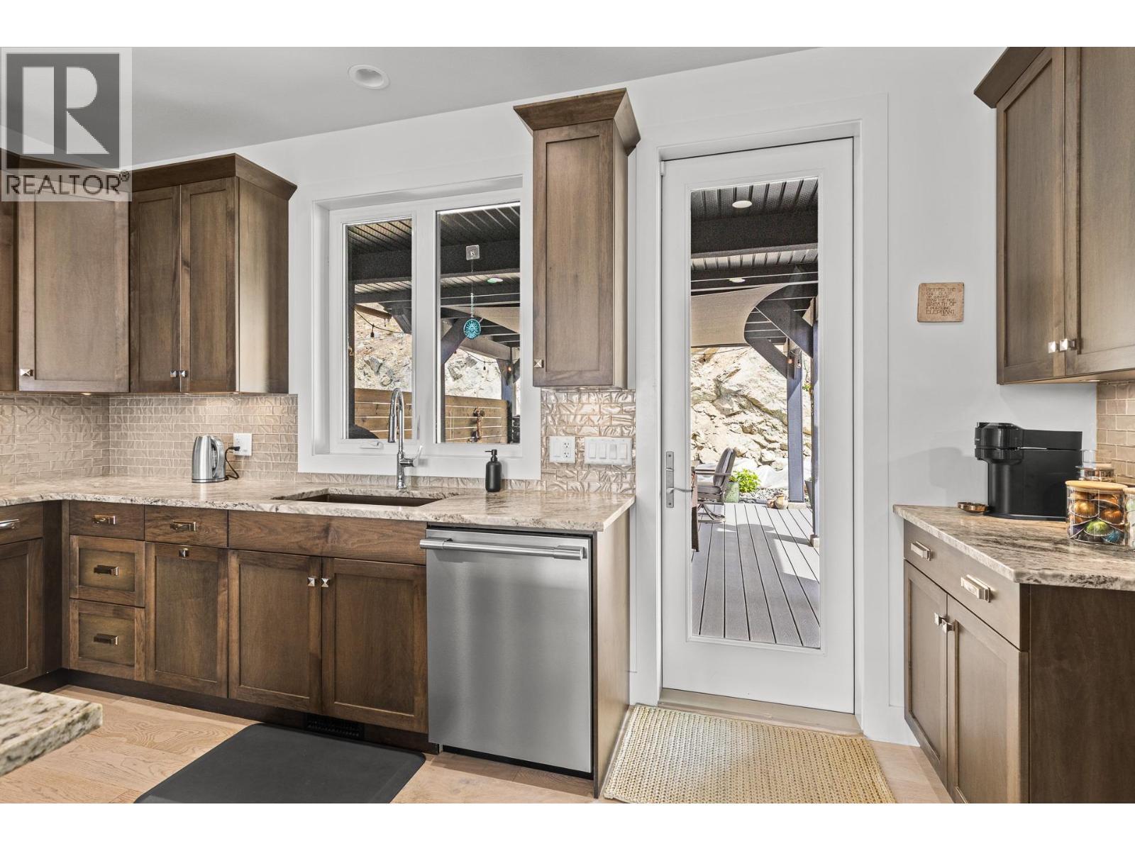 3643 Wild Rose Road, Kelowna, BC - Indoor Photo Showing Kitchen