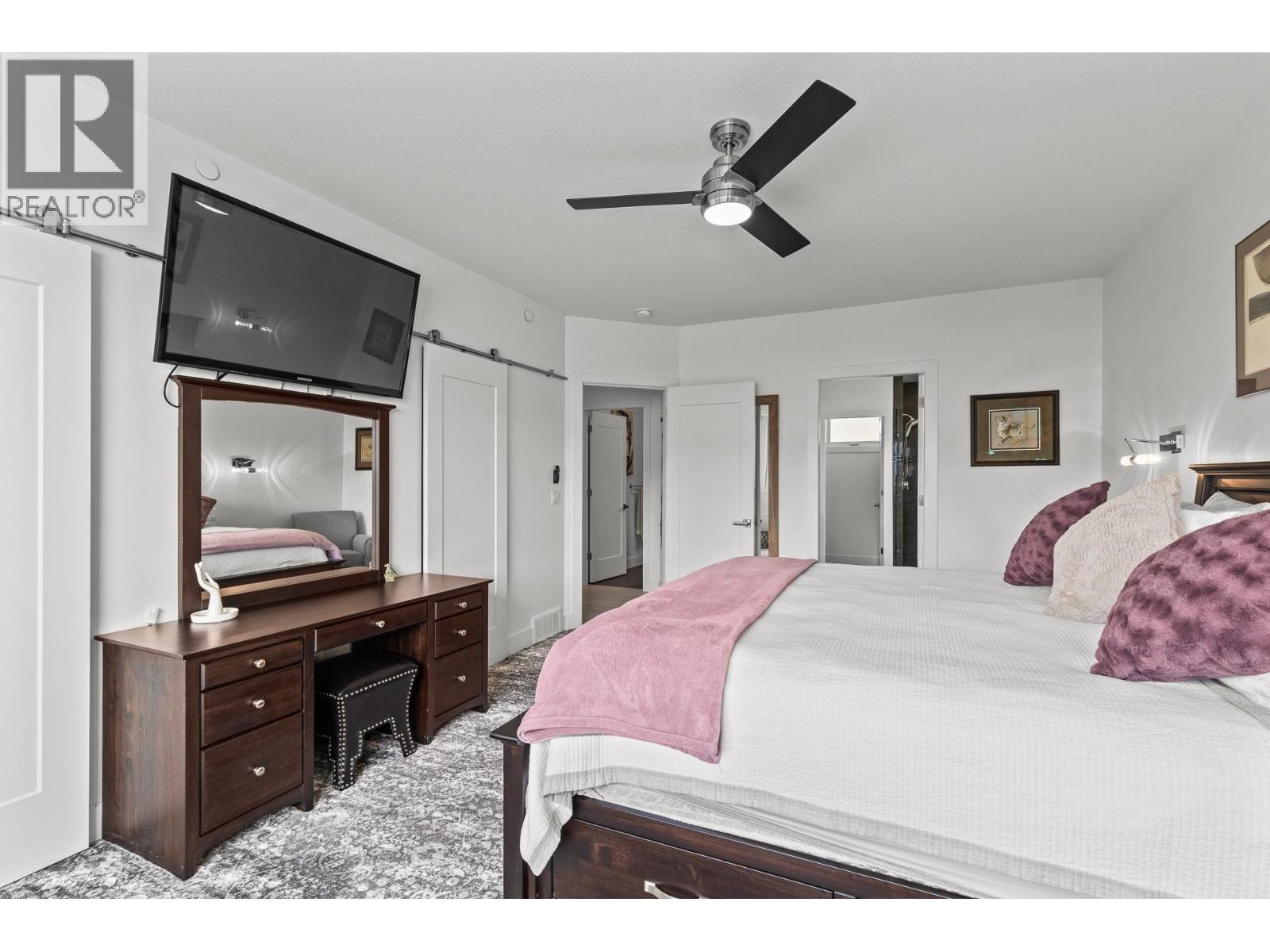 3643 Wild Rose Road, Kelowna, BC - Indoor Photo Showing Bedroom