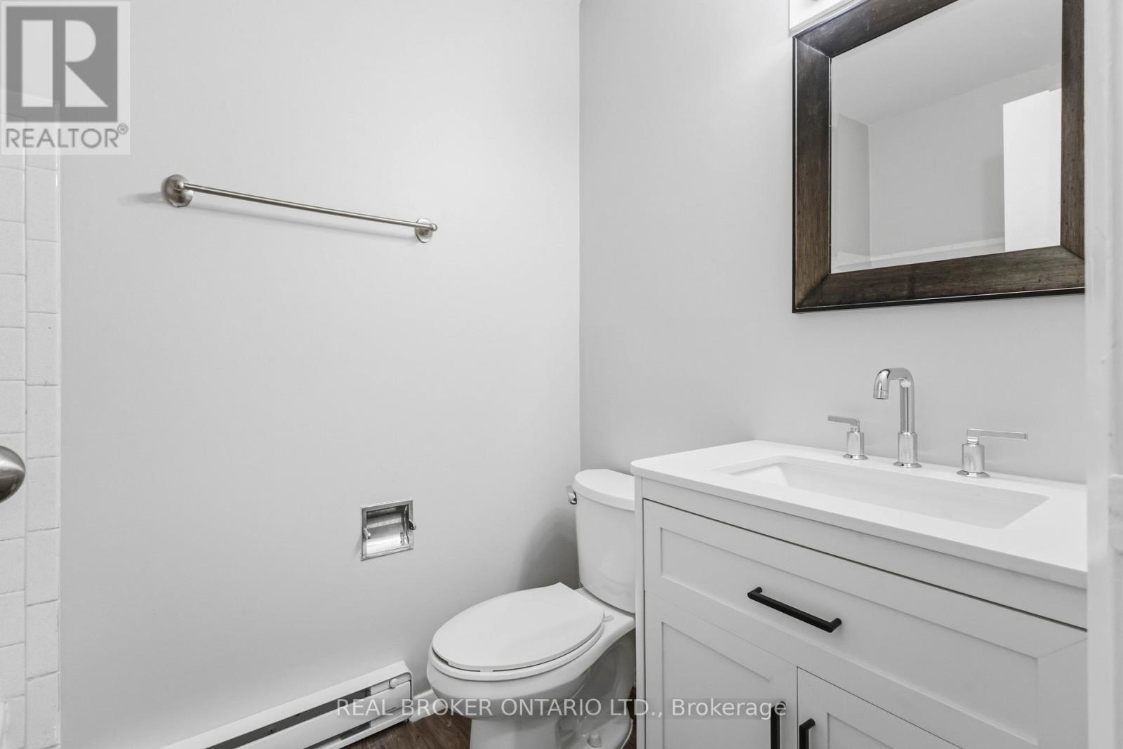 Main - 1306 Valley Drive, Oshawa, ON - Indoor Photo Showing Bathroom