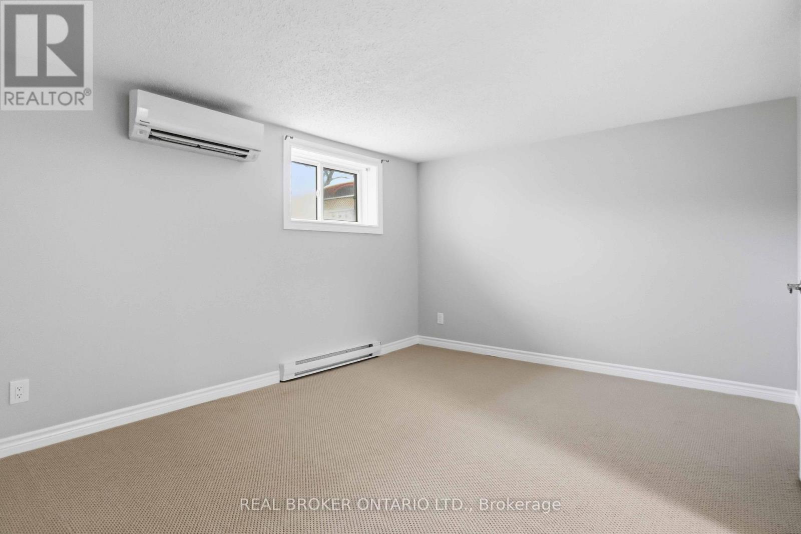 Main - 1306 Valley Drive, Oshawa, ON - Indoor Photo Showing Other Room