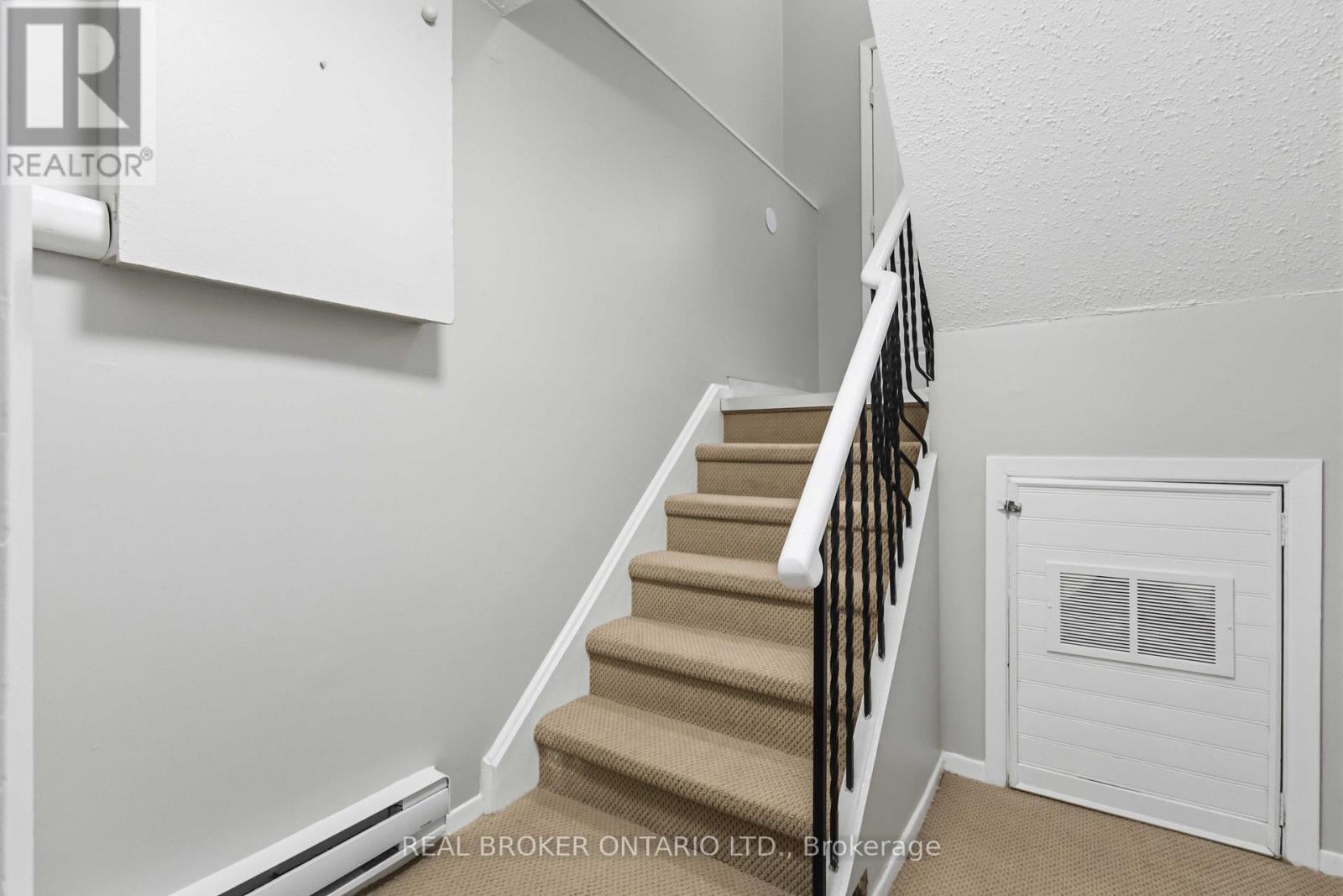 Main - 1306 Valley Drive, Oshawa, ON - Indoor Photo Showing Other Room