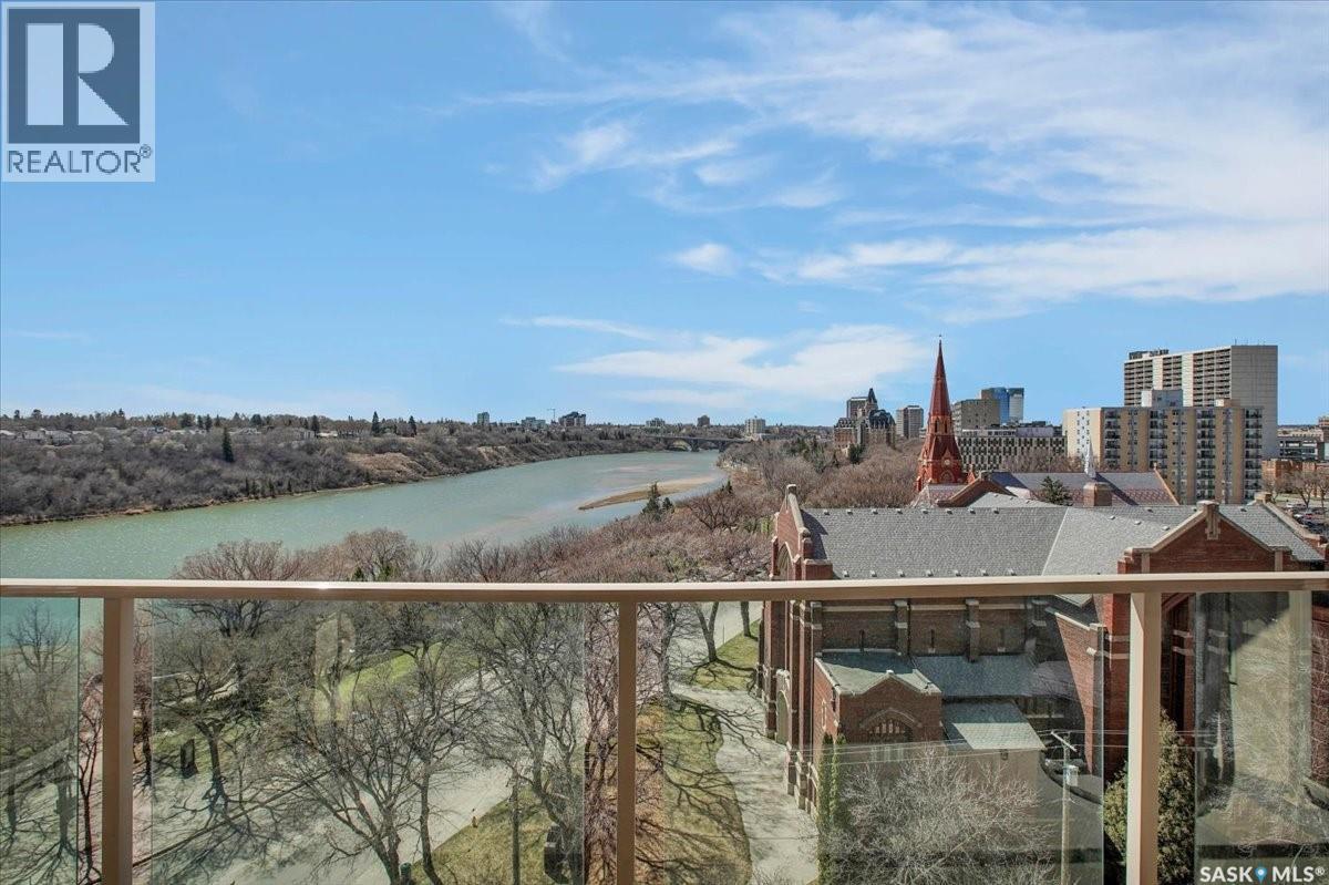 909 902 Spadina Crescent E, Saskatoon, SK - Outdoor With Balcony With View