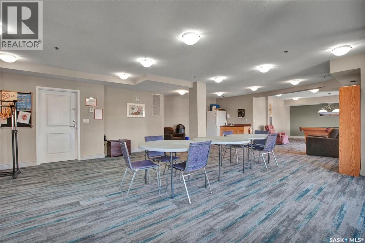 909 902 Spadina Crescent E, Saskatoon, SK - Indoor