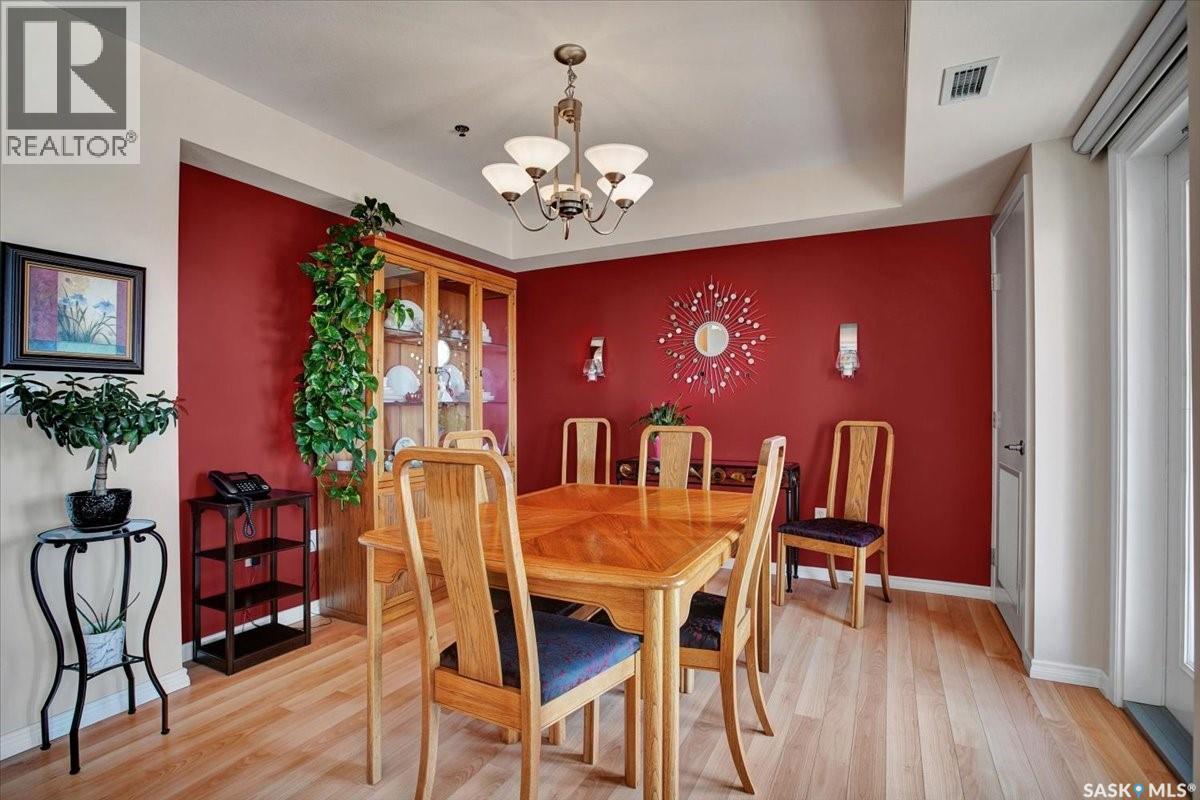 909 902 Spadina Crescent E, Saskatoon, SK - Indoor Photo Showing Dining Room