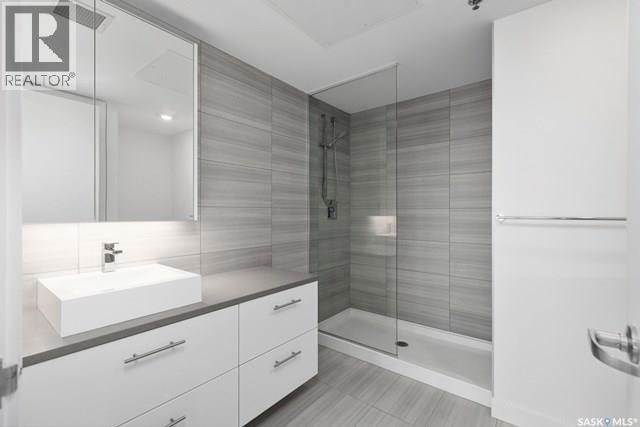 1104 490 2Nd Avenue S, Saskatoon, SK - Indoor Photo Showing Bathroom