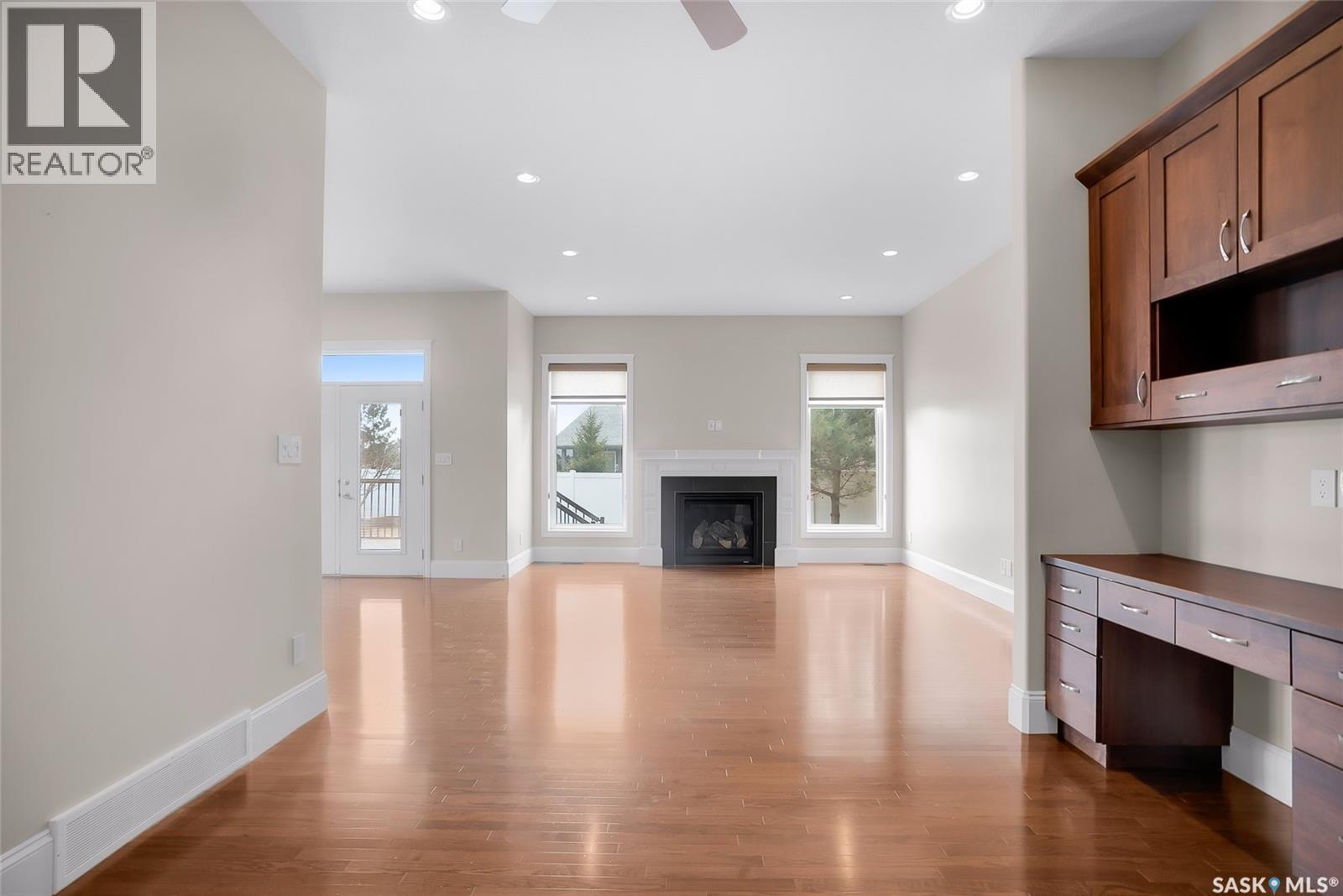 914 Paton Bay, Saskatoon, SK - Indoor With Fireplace
