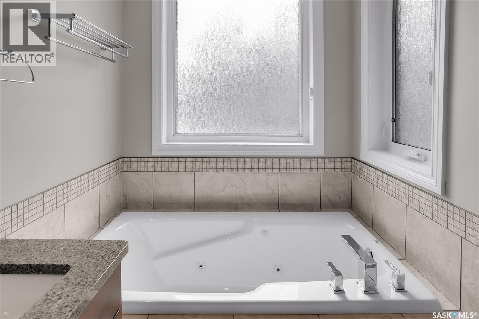 914 Paton Bay, Saskatoon, SK - Indoor Photo Showing Bathroom