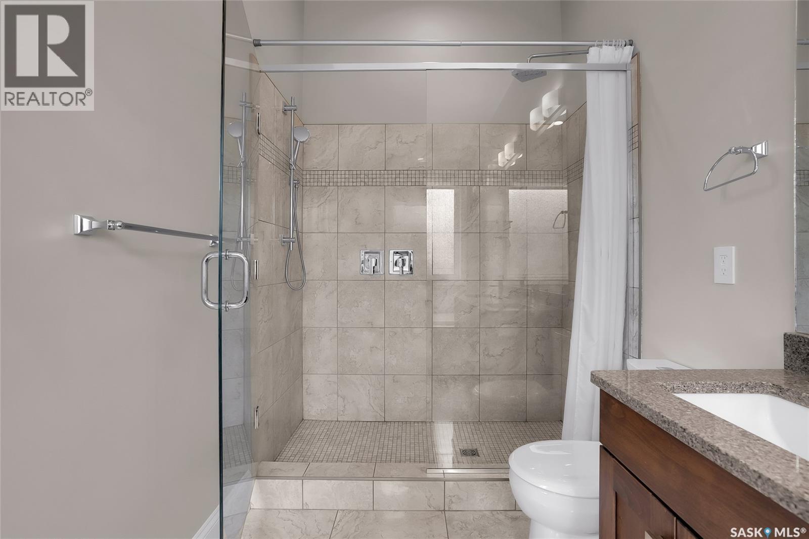914 Paton Bay, Saskatoon, SK - Indoor Photo Showing Bathroom