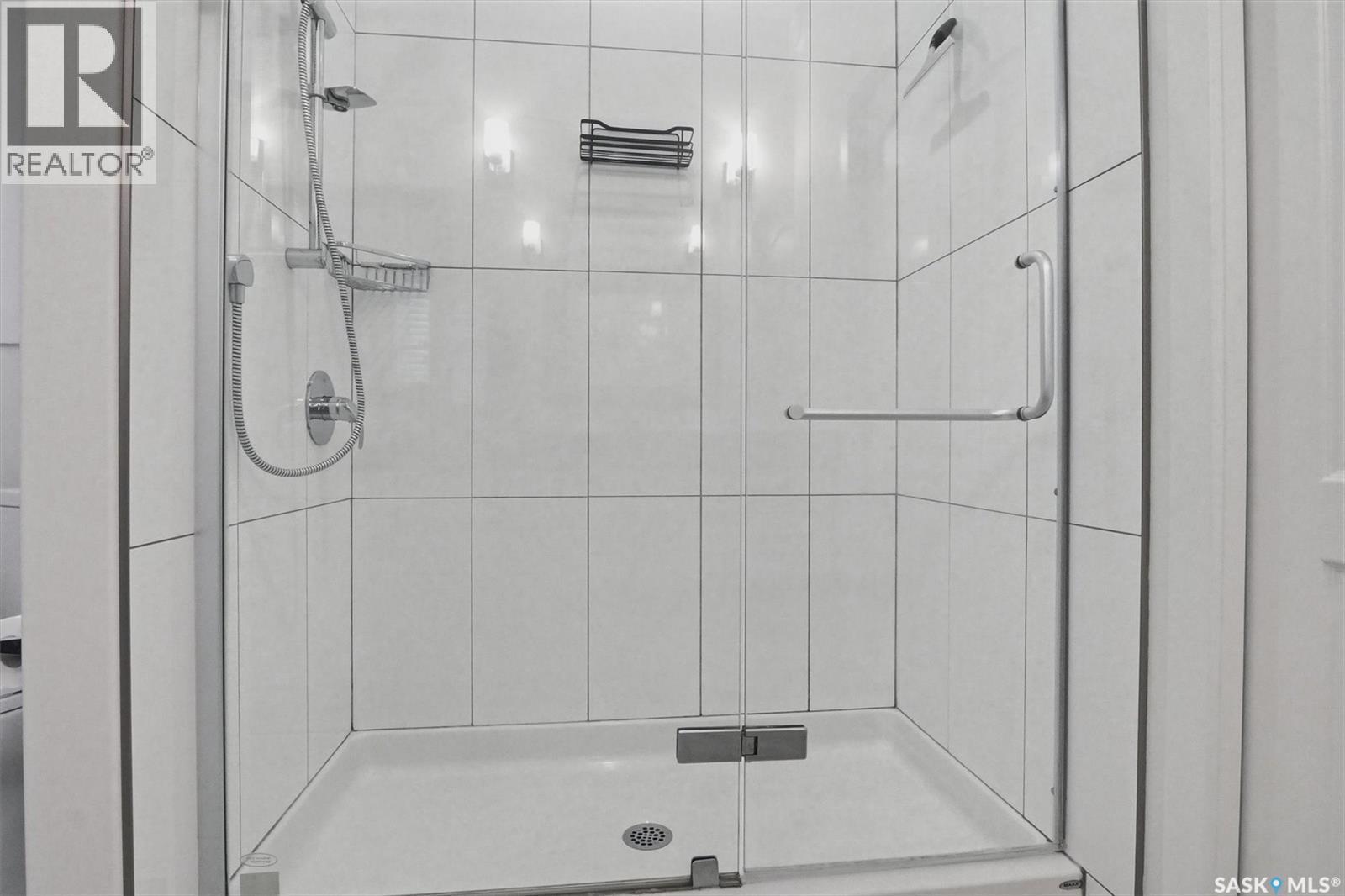 1024 Temperance Street, Saskatoon, SK - Indoor Photo Showing Bathroom